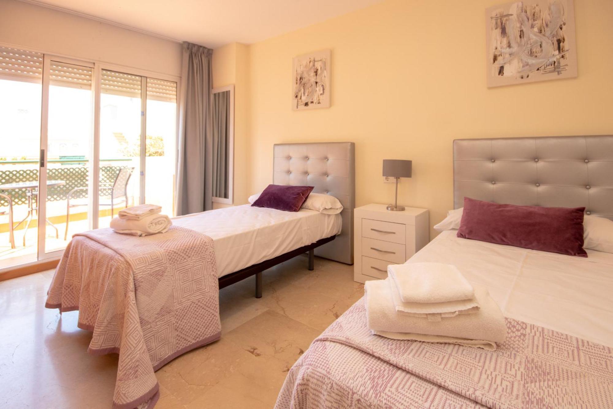 Spacious Modern Penthouse Guadalmina, San Pedro Apartment *