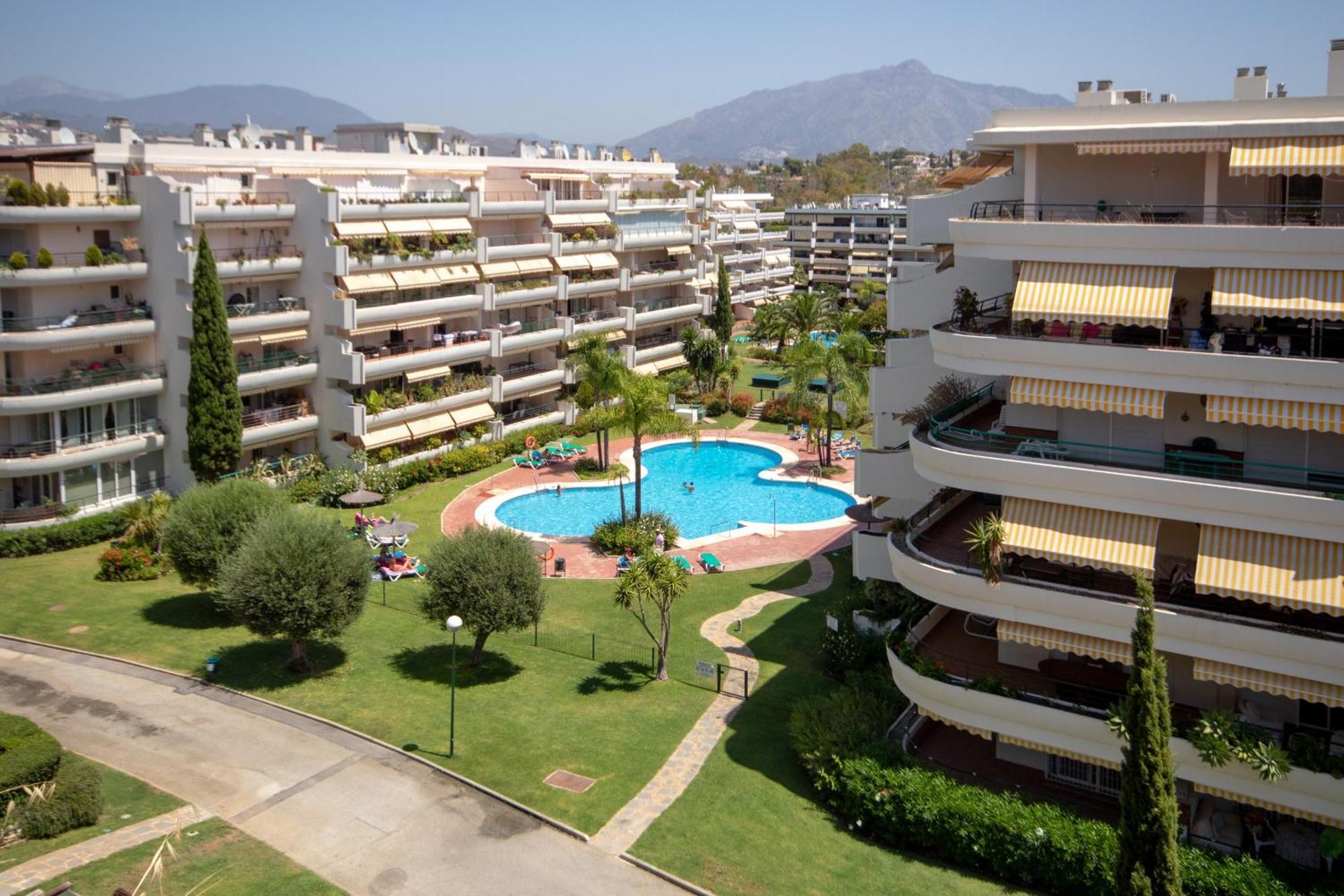 Spacious Modern Penthouse Guadalmina, San Pedro *