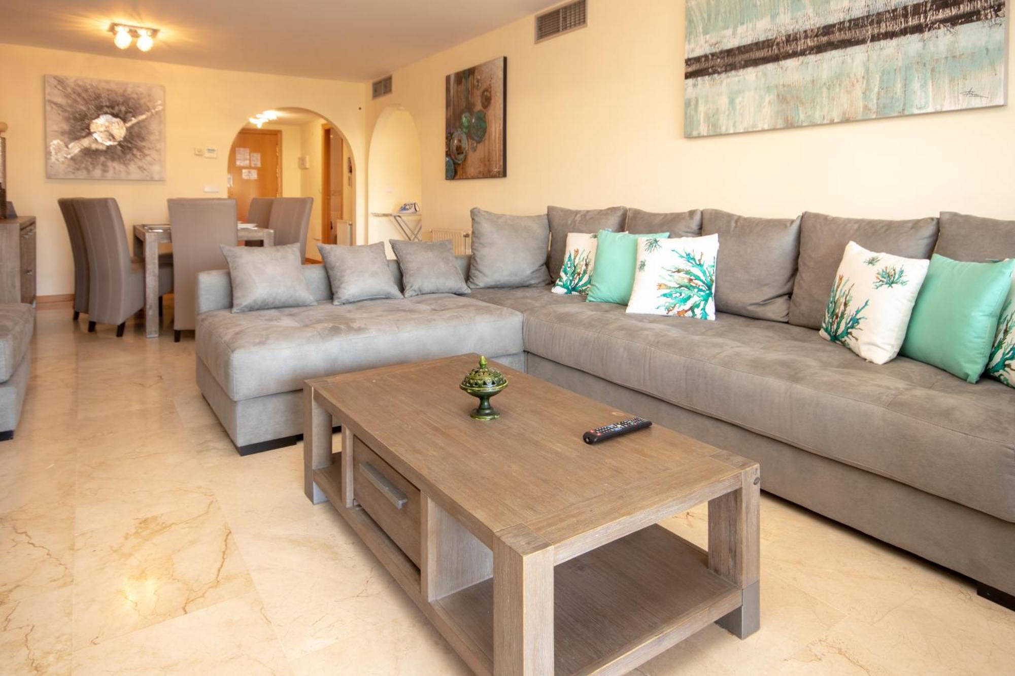 Spacious Modern Penthouse Guadalmina, San Pedro